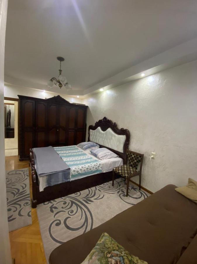 Apartment Ge Zvezda Batumi Exterior photo