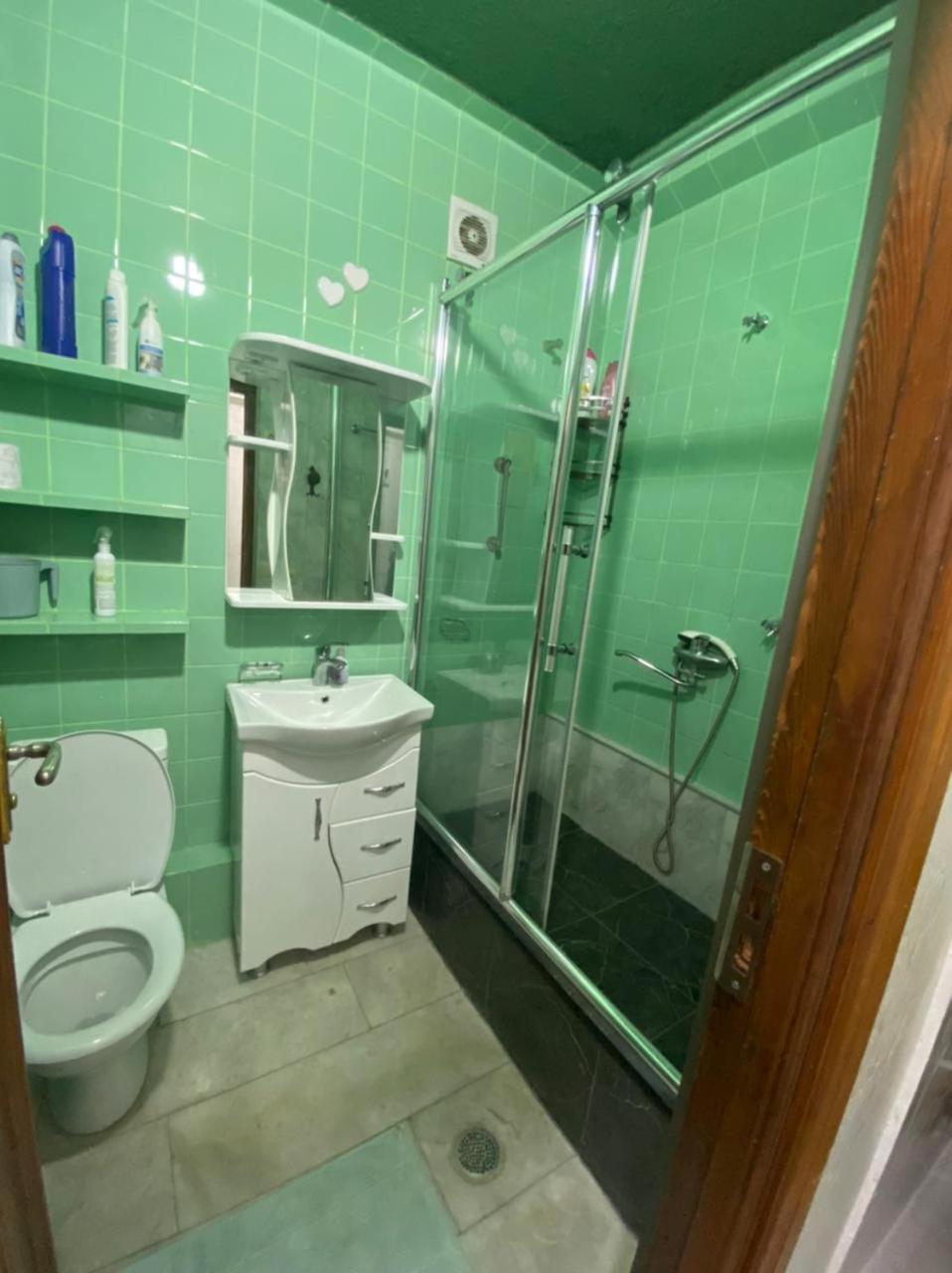 Apartment Ge Zvezda Batumi Exterior photo