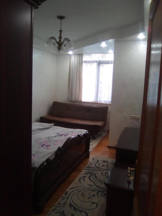 Apartment Ge Zvezda Batumi Exterior photo