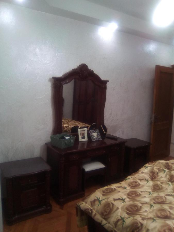 Apartment Ge Zvezda Batumi Exterior photo